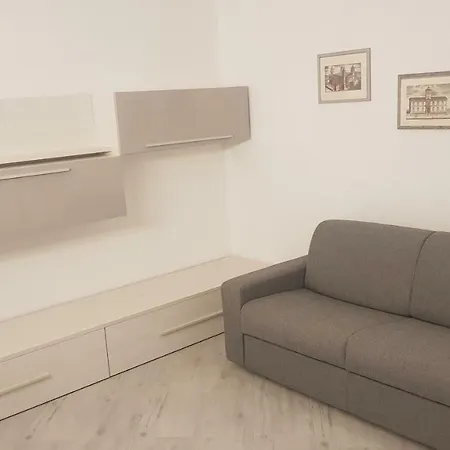 House 149 * 费拉拉